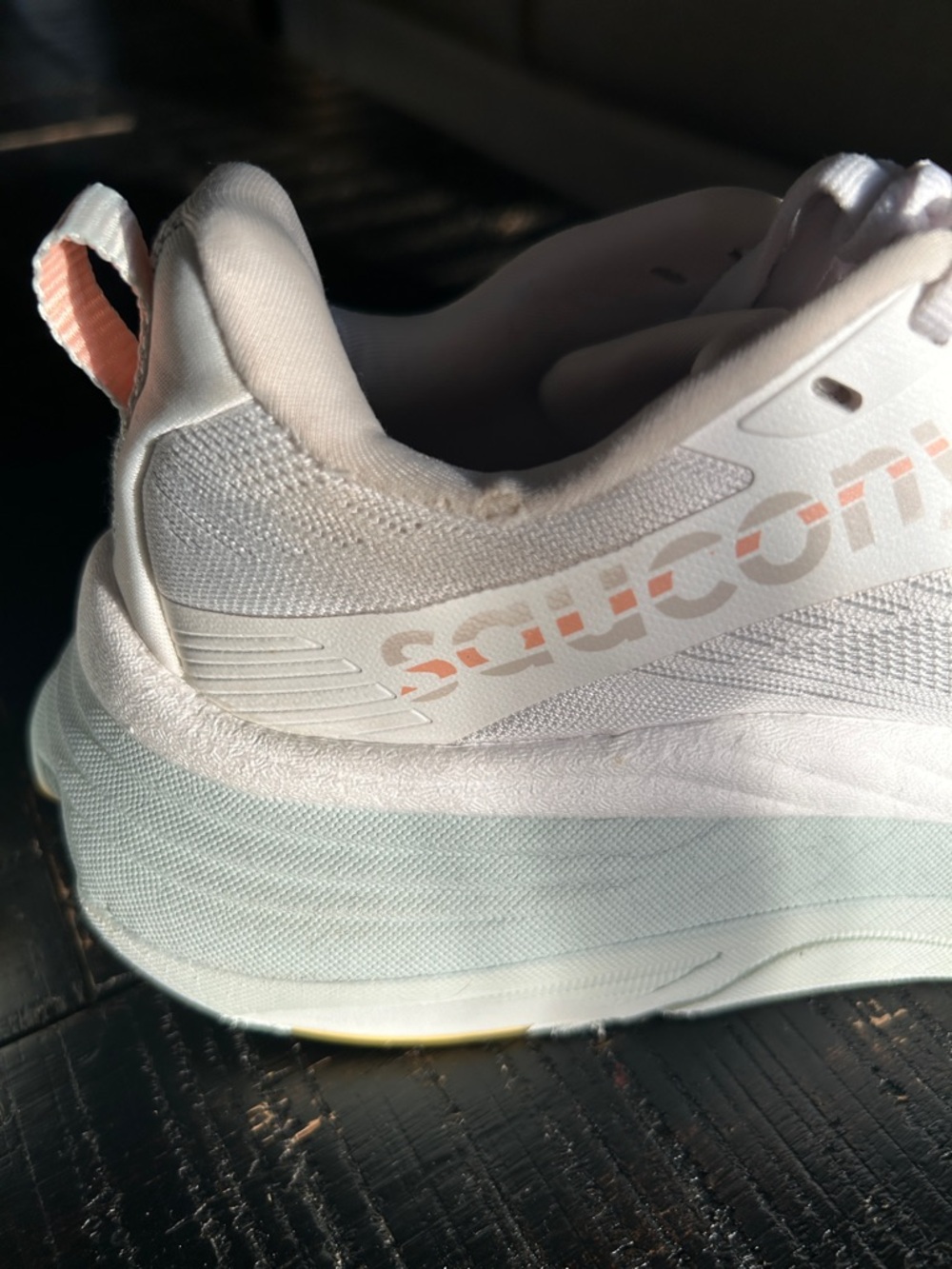 Saucony Hurricane‎ 24 running shoes in the White/Foam colorway - Picture 6 of 12